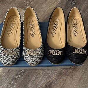 Lady Mily Women's Black and Gold Flats